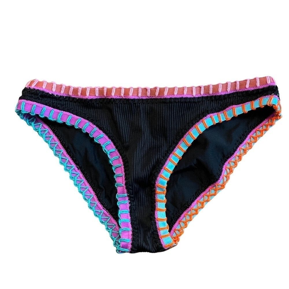 NWOT PilyQ Crochet Trim Thick Ribbed Material Full Back Bikini Bottoms Sz. M